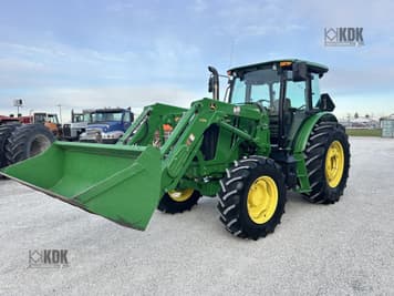 Main image John Deere 6135E